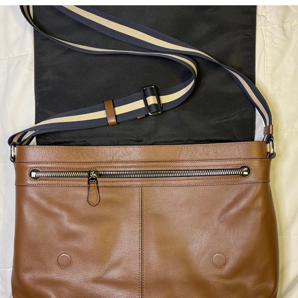 COACH  Charles Leather 100% Authentic Messenger Bag